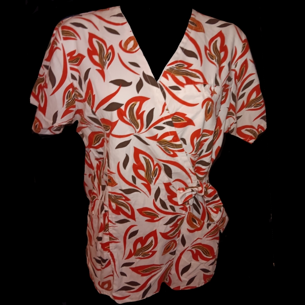 💴 UA Scrub Top with Side Tie Closure